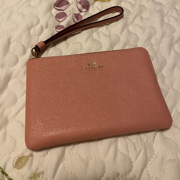 Coach single zip wristlet
